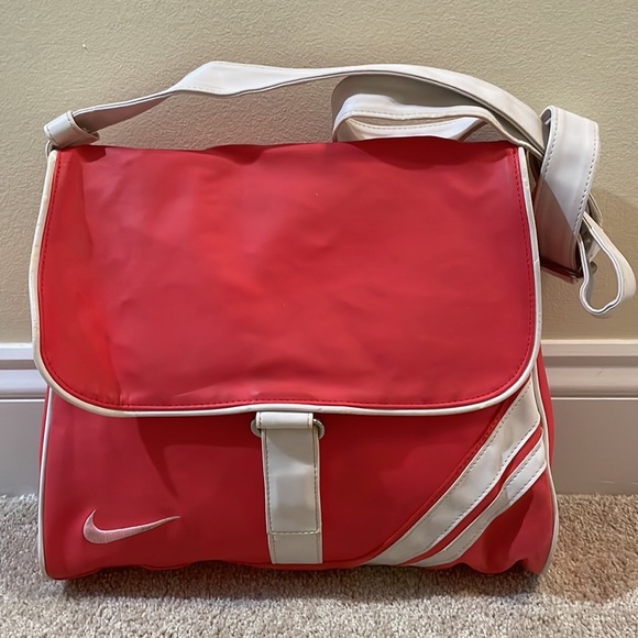 Vintage Nike Messenger Style Bag/Purse - Picture 1 of 12